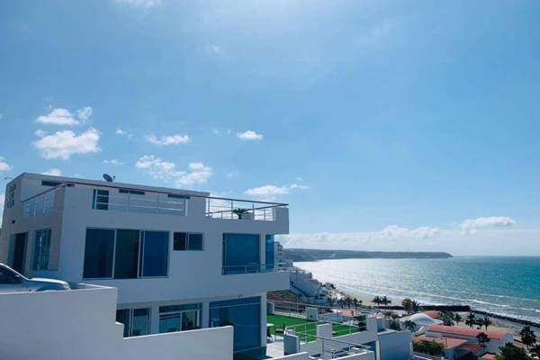 Exclusivo Penthouse frente al mar con acceso a la playa - Club Privado en Manta