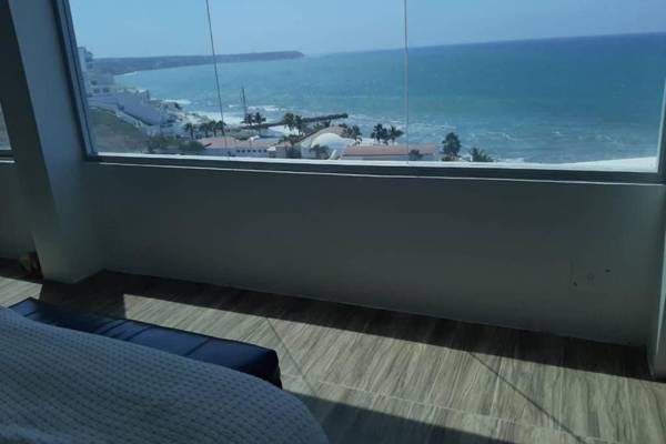 Exclusivo Penthouse frente al mar con acceso a la playa - Club Privado en Manta