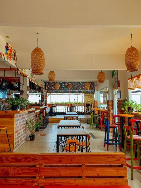 Chescos Hostel & Hotel