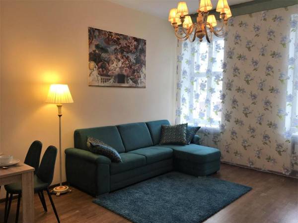 Romeo Family Apartments