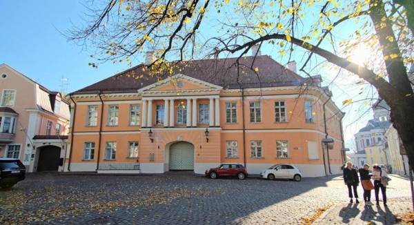 Dream Stay - Superior 2 Bathroom Family Apartment in Old Town