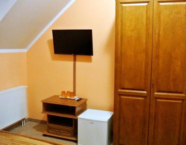 Üksik Rüütel Hotel