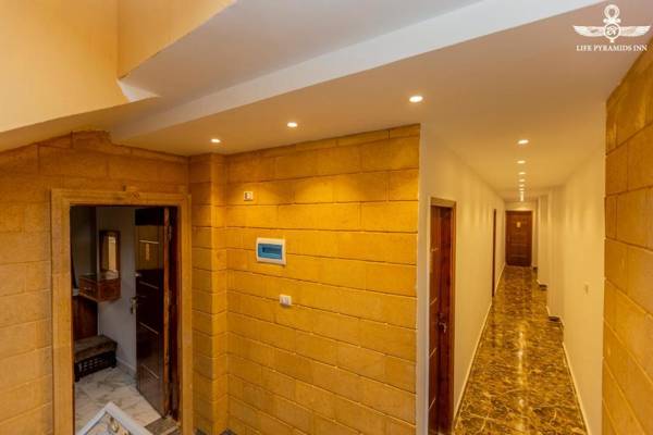 Life Pyramids Inn