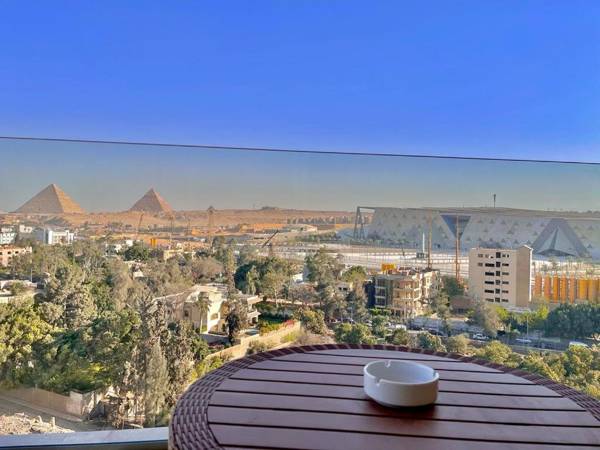 Grand Museum Guest House pyramids view