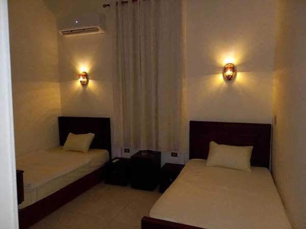 دي كايرو هوستيل