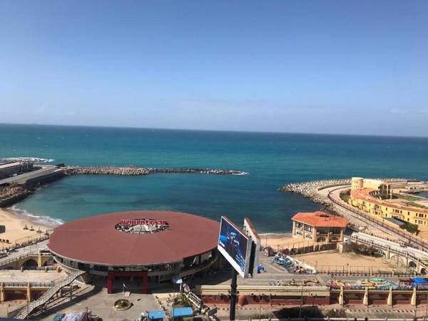 Blue Bay Beach-Families only