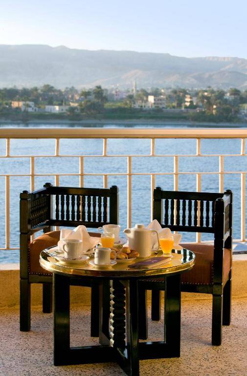 Aracan Eatabe Luxor Hotel