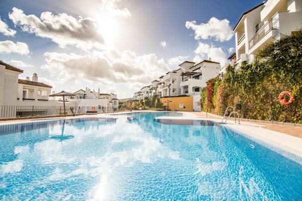 2149-Amazing groundfloor 3 bedrooms on golf pools