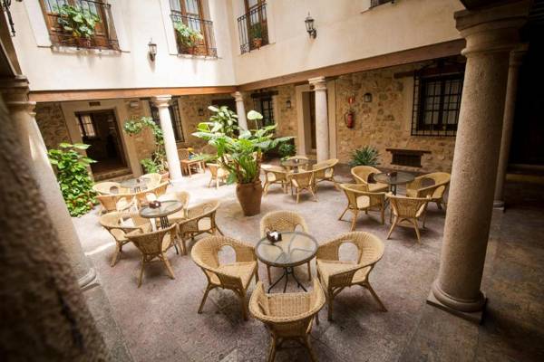 Hospedería Real Casona la Beltraneja