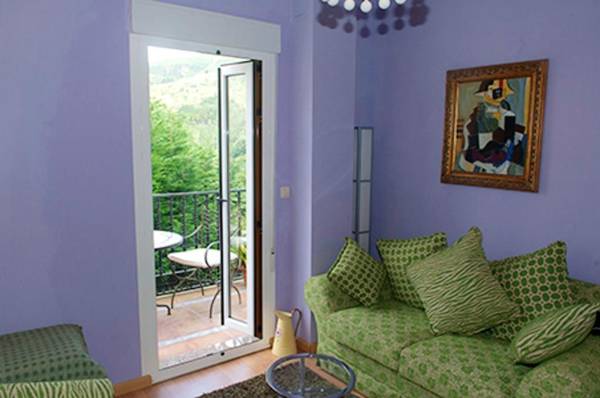 One bedroom appartement with shared pool enclosed garden and wifi at San Antolin de Ibias