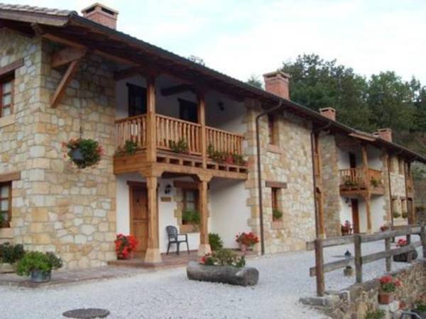 Viviendas rurales Los Llares