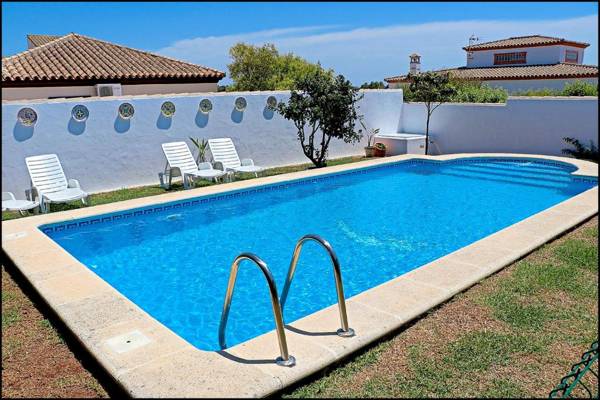 Bungalow Ramos con piscina compartida