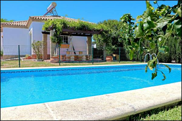 Bungalow Ramos con piscina compartida