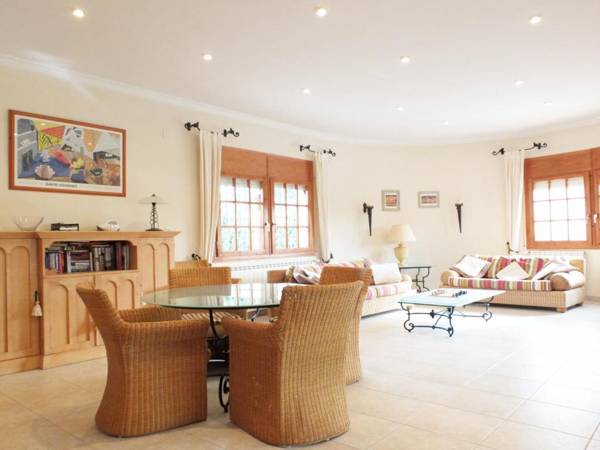 Villa Leonore stunning 2bedroom villa with air-conditioning & private swimming pool