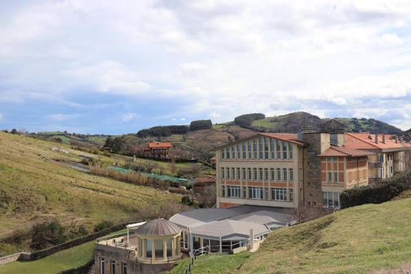 Hotel & Talasoterapia Zelai