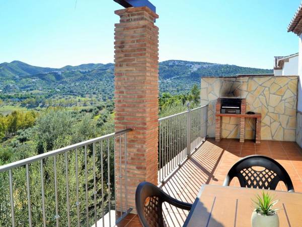 Modern Cottage in Viñuela with Swimming Pool