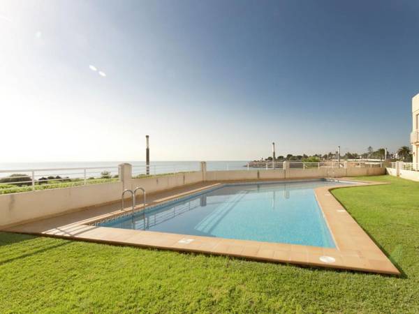 Quaint Apartment close to the Seabeach