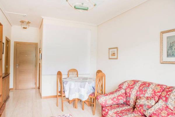Beautiful Touristic Apartment in front of the Beach Samil 55. 2nd floor.