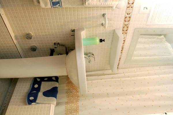 Hostal Ramón y Cajal