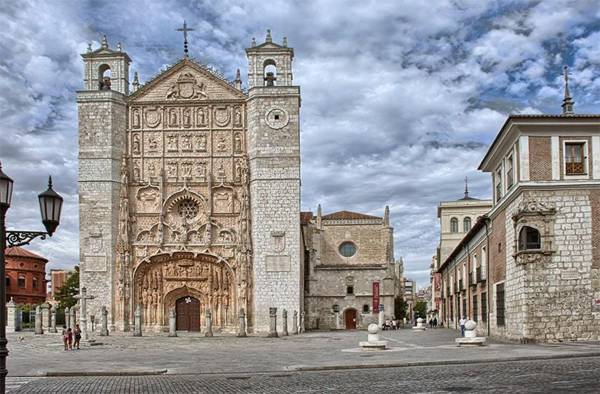 The Book Factory Hostel