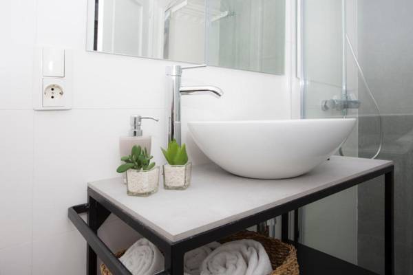 SingularStays Mercado Central