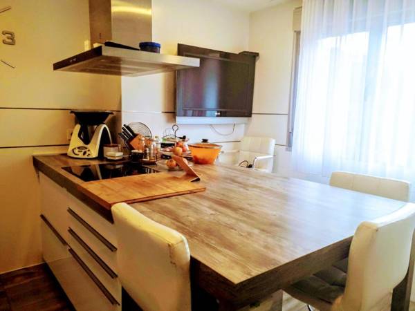 4 bedrooms house with enclosed garden and wifi at Rivas Vaciamadrid