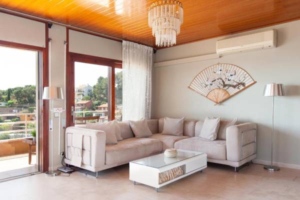 Lets Holidays Apartment Costa Brava