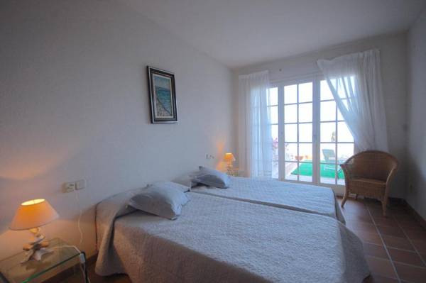 Lets Holidays Sailor House with Sea Views