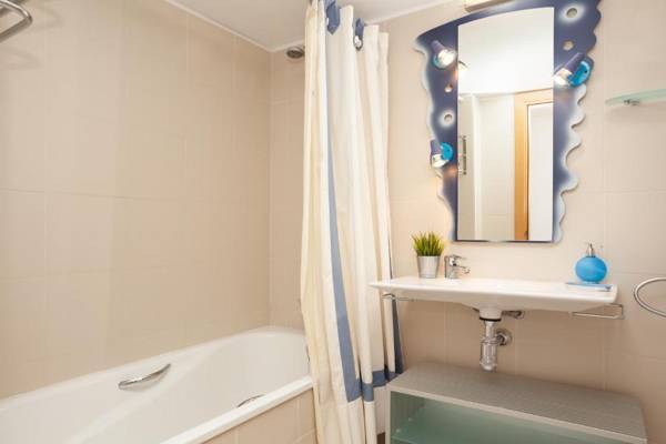 Lets Holidays Apartment Ancora 6