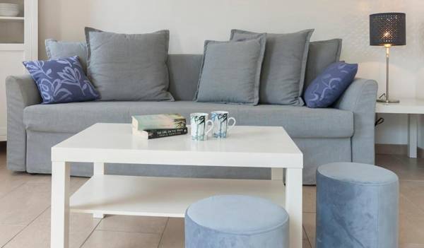 Lets Holidays Mediterranean apartment 3 minutes to the beach 3