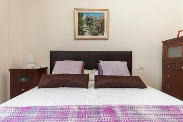 Lets Holidays apartment La Guardia