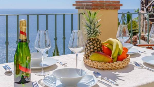 Casa Ventanas al Mediterraneo Nerja by Ruralidays