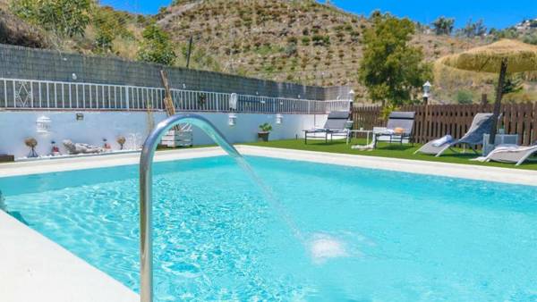 Villa Omairi Torrox by Ruralidays