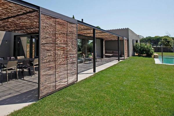 FridaysFlats Beautiful Villa With Pool