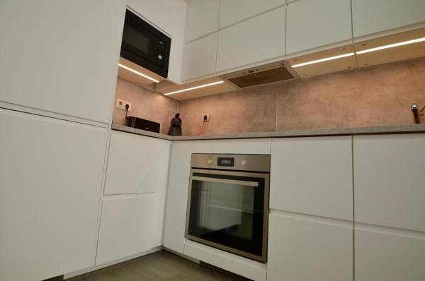 52 Luxury Pool - AC/WIFI