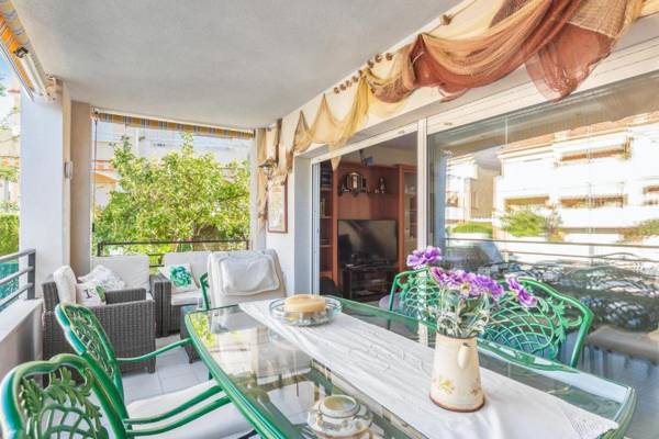 4 bedrooms house at Torredembarra 200 m away from the beach with private pool furnished terrace and wifi