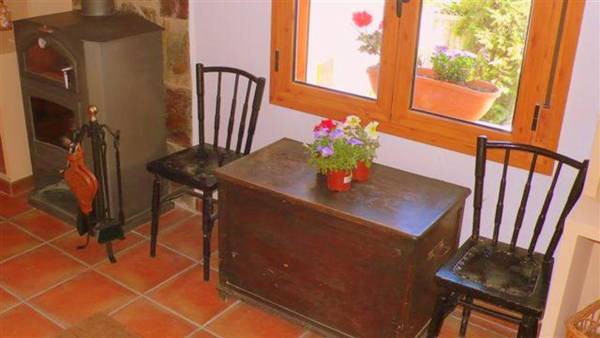 One bedroom appartement with furnished terrace and wifi at Tolva