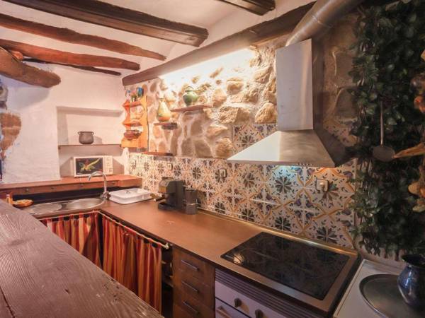 Rural Holiday Home in Tolva near near Mont Rebei Lake