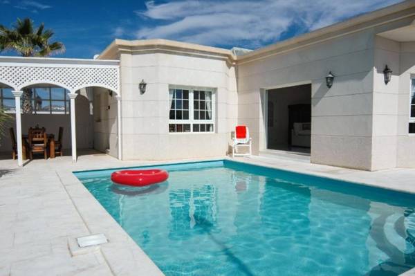 Casa Risco - 3 bedroom family villa in Puerto del Carmen - WIFI and AIr conditioning