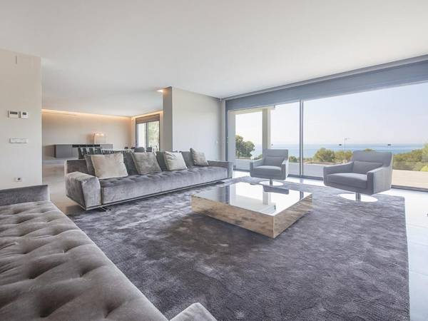 Exclusive tamarit villa