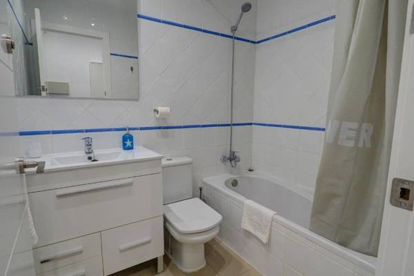 White Center Apartment by Hello Homes Sitges