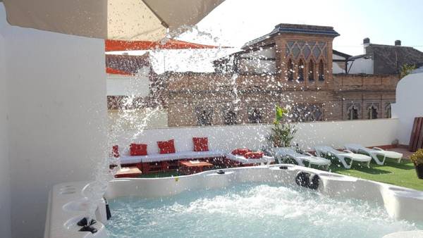 Hotel y Apartamentos Doña Lola