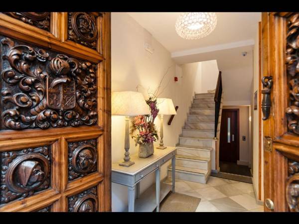 Suites Murillo Alcázar