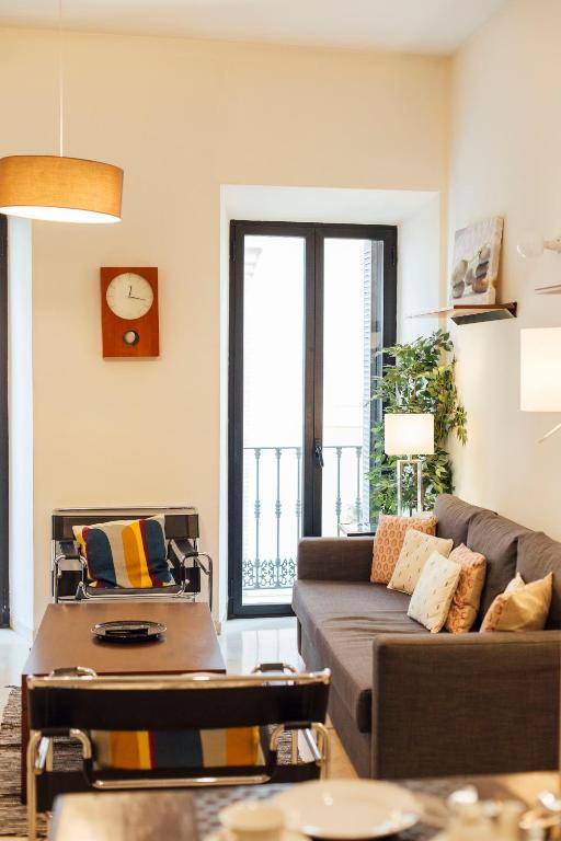 Plaza del Buen Suceso ( Wifi terraza Parking )