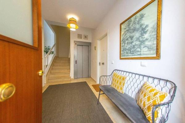 Next to the Mushrooms bird room.