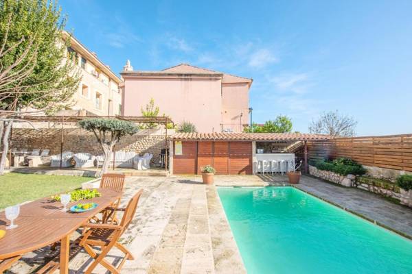 Pintor - Rustic Townhouse