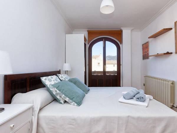 Casa de Can Riera con Piscina Comunitaria