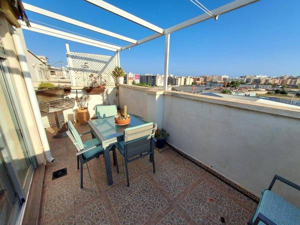 Ático calle Otilia con piscina y plaza de garaje