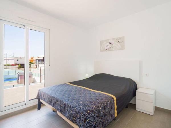 Splendid Villa in Gran Alacant with Private Swimming Pool