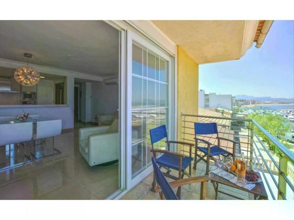 Modern apartment in Can Picafort nice view of the harbor 50 m from the beach